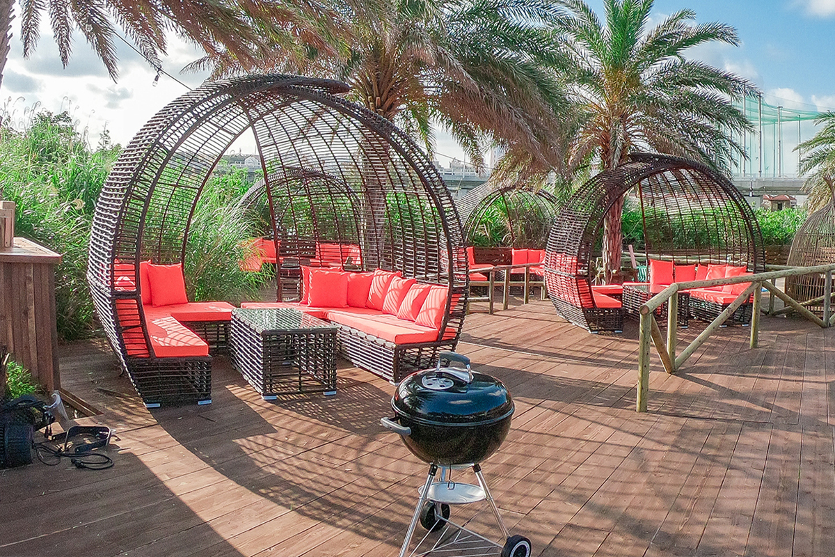 Cozy beach Club04
